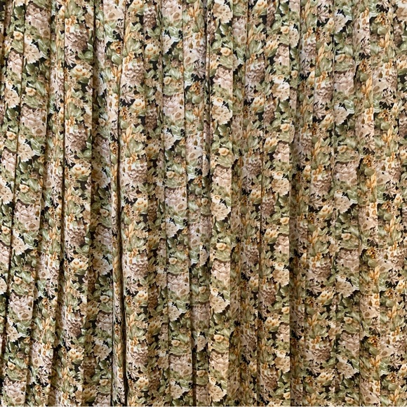 Via Sant Andrea 90's Floral Knife Pleated Midi Skirt, Size 6 - Picture 3 of 9